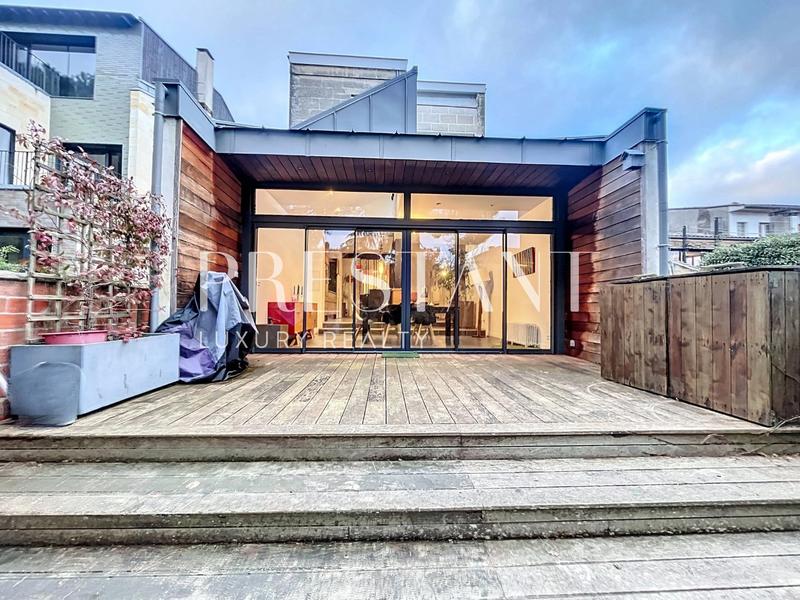 Maison - 200 m² - 7 pièces