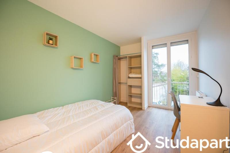 Chambre - 10 m² - 1 pièce