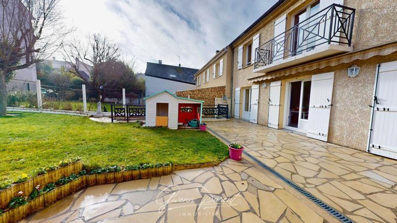 Maison - 165 m² - 8 pièces