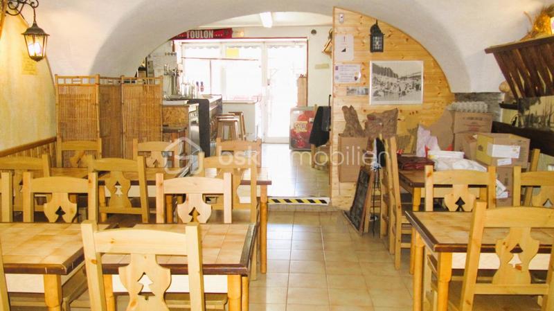 Local commercial - 76 m² - 1 pièce