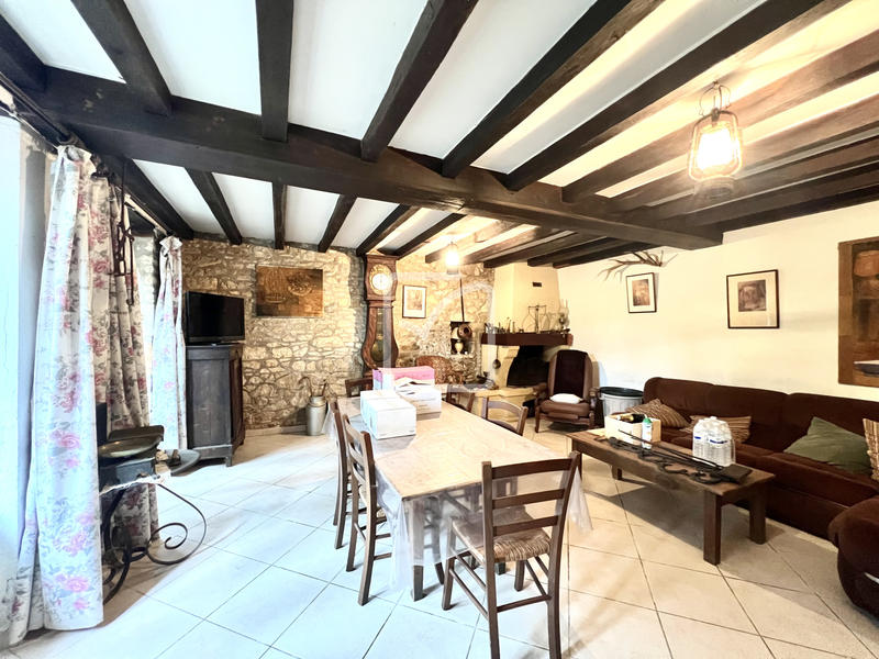 Maison - 245 m² - 11 pièces