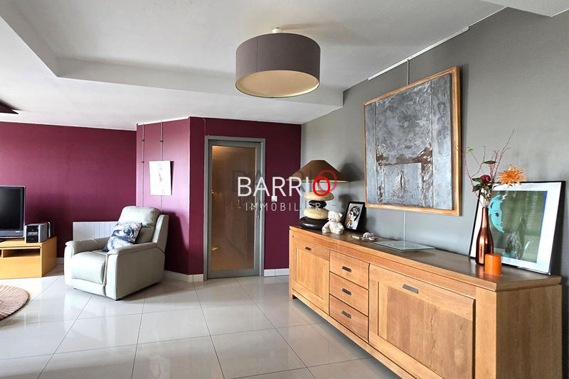 Villa - 265 m² - 6 pièces