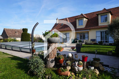 Maison - 181 m² - 7 pièces