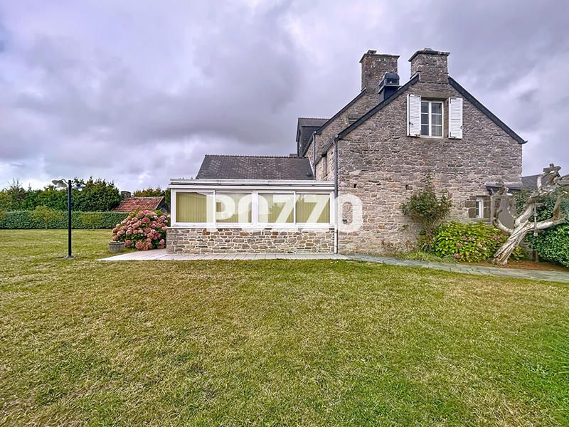 Maison - 394 m² - 16 pièces