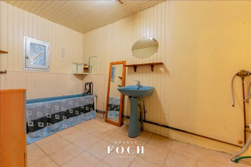 Maison - 185 m² - 7 pièces