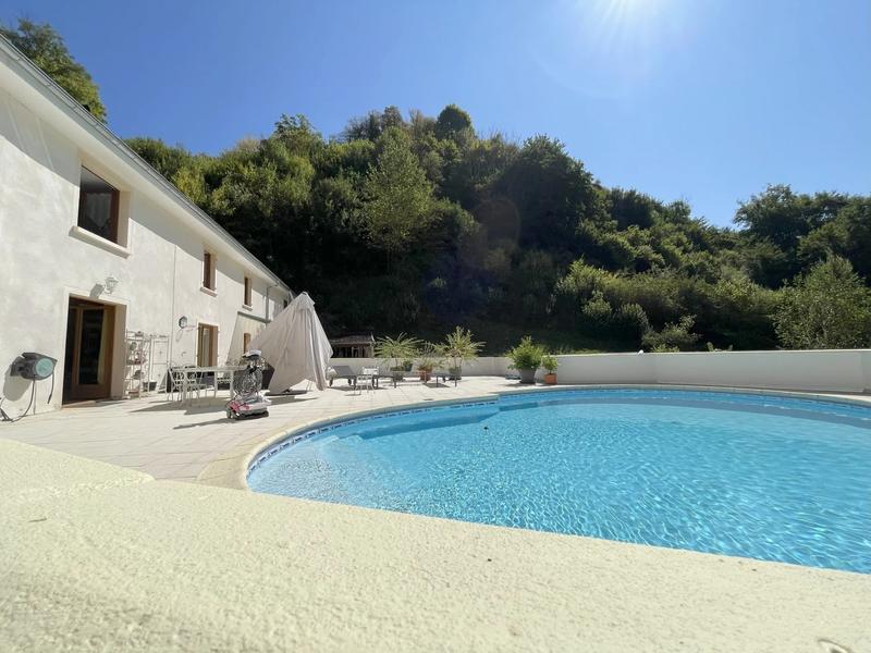 Immeuble mixte - 518 m² - 16 pièces