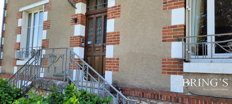 Maison - 222 m² - 9 pièces