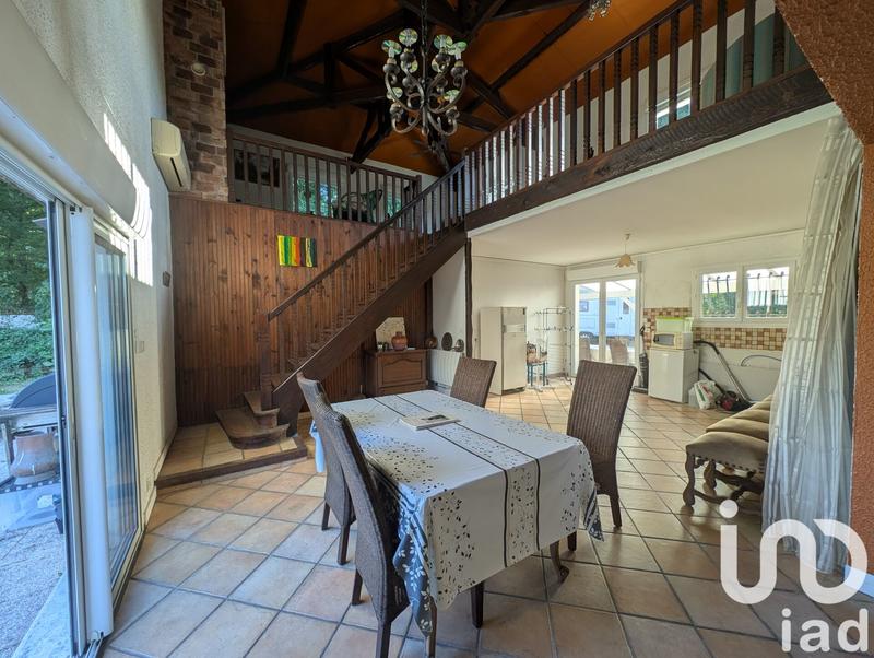 Maison - 180 m² - 7 pièces