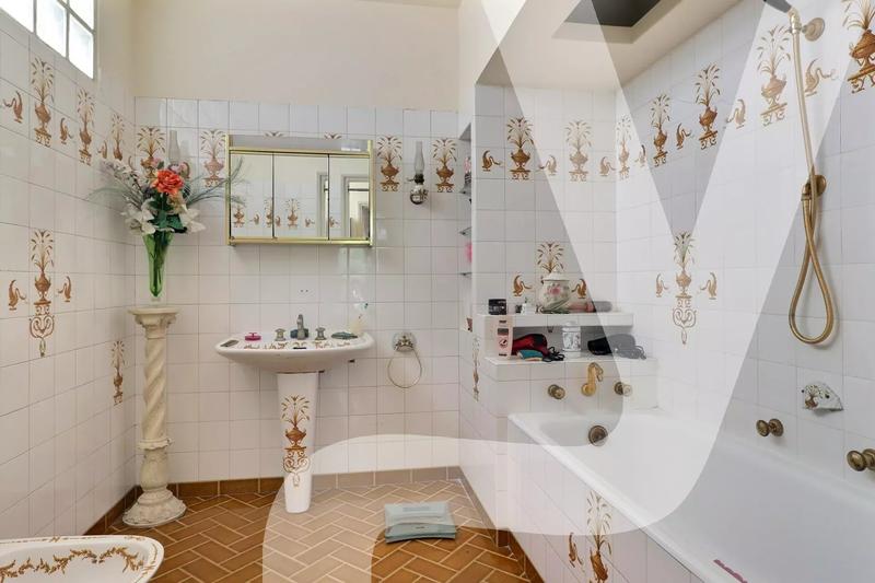 Maison de ville - 325 m² - 11 pièces