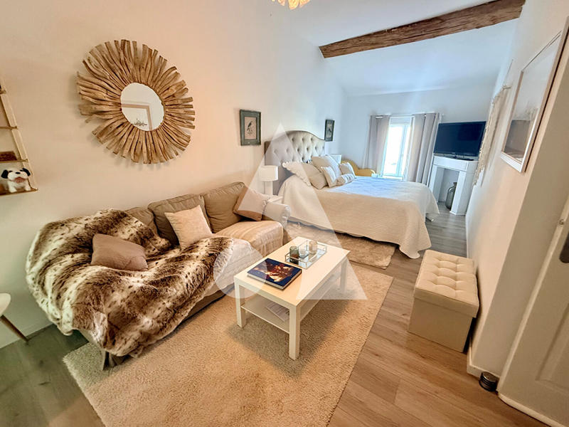 Maison - 320 m² - 8 pièces