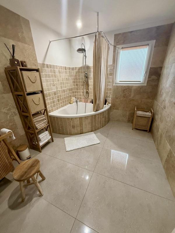 Villa - 200 m² - 5 pièces