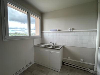 Appartement - 65 m² - 4 pièces