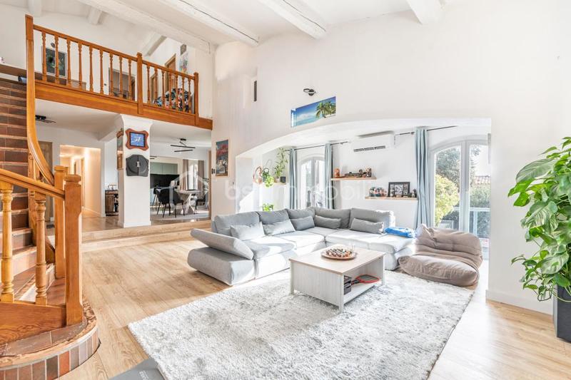 Maison - 196 m² - 7 pièces