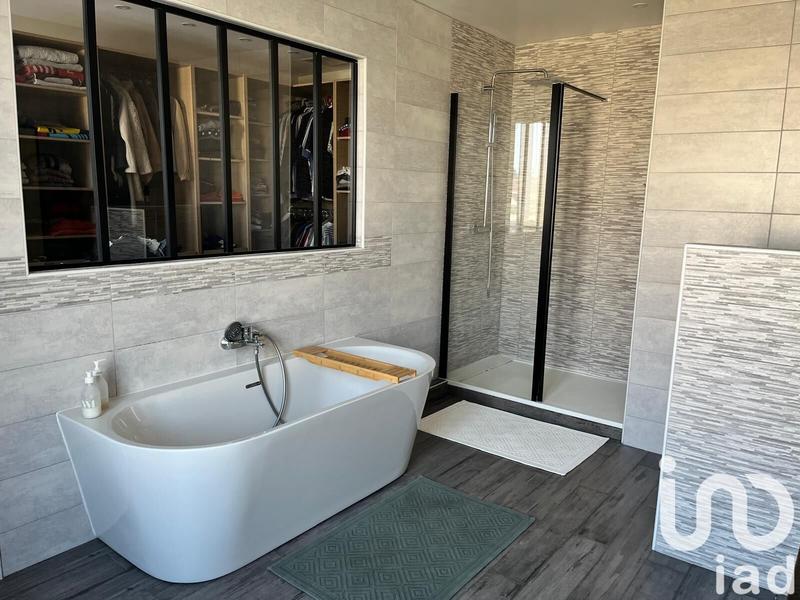 Maison - 440 m² - 9 pièces