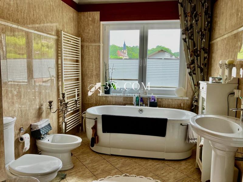 Maison - 190 m² - 7 pièces