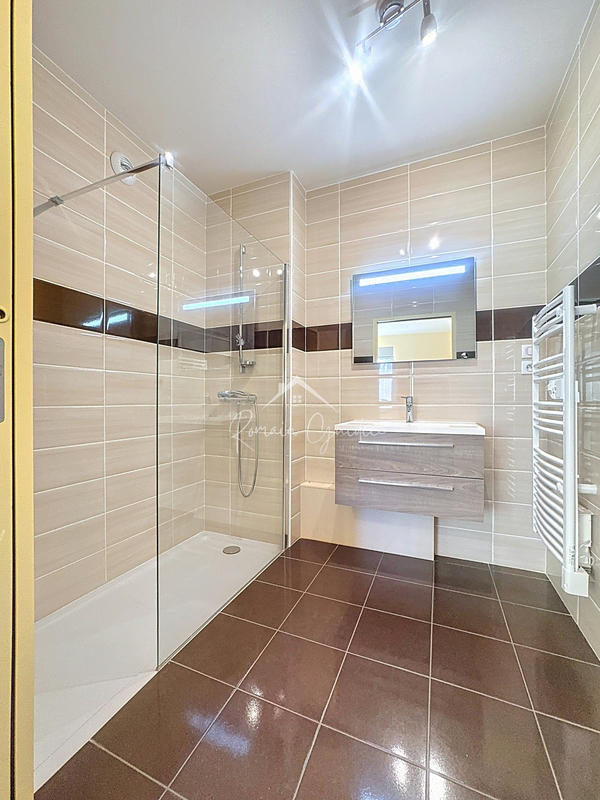 Appartement - 82 m² - 3 pièces