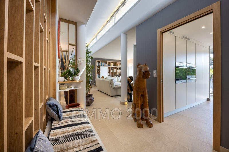 Villa - 306 m² - 8 pièces