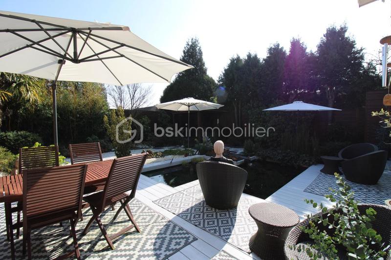 Maison - 205 m² - 7 pièces