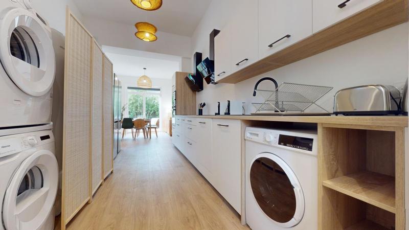 Maison - 162 m² - 10 pièces