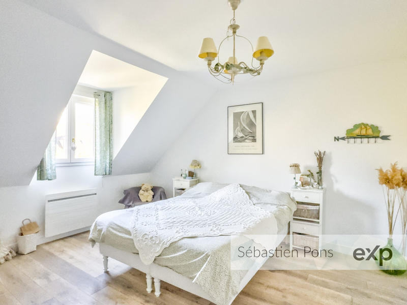 Maison - 250 m² - 8 pièces