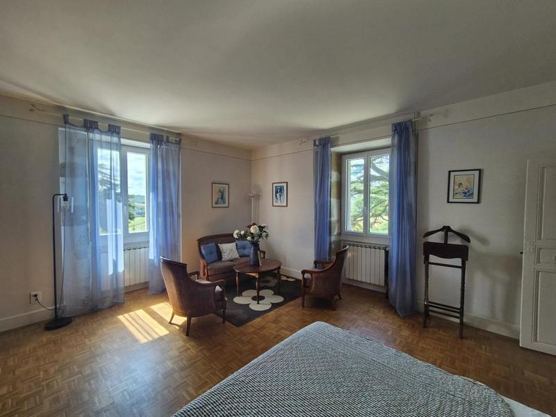 Propriété - 400 m² - 10 pièces