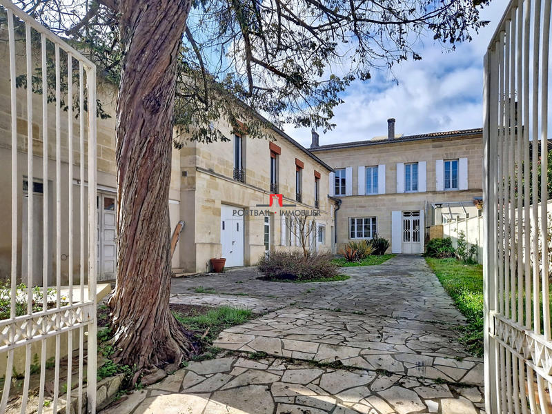 Maison ancienne - 369 m² - 10 pièces