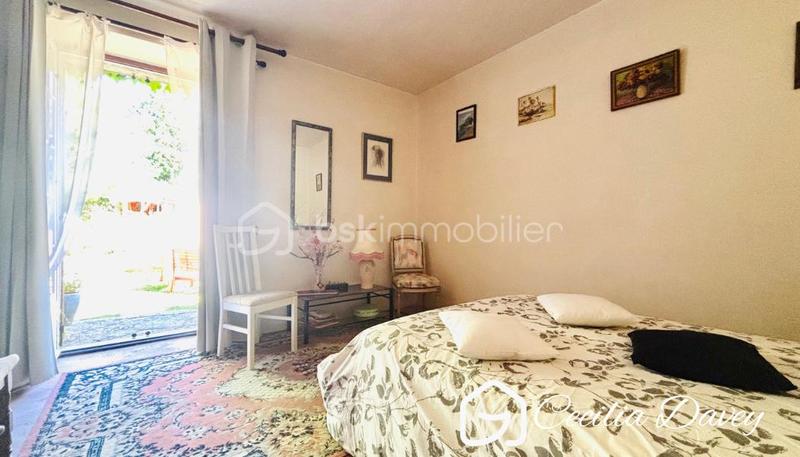 Propriété - 220 m² - 7 pièces