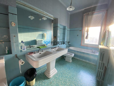 Appartement - 163 m² - 5 pièces