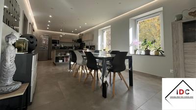 Appartement - 163 m² - 6 pièces