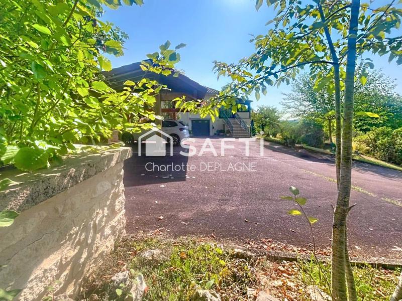 Maison - 207 m² - 9 pièces