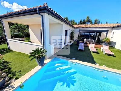 Maison - 205 m² - 7 pièces