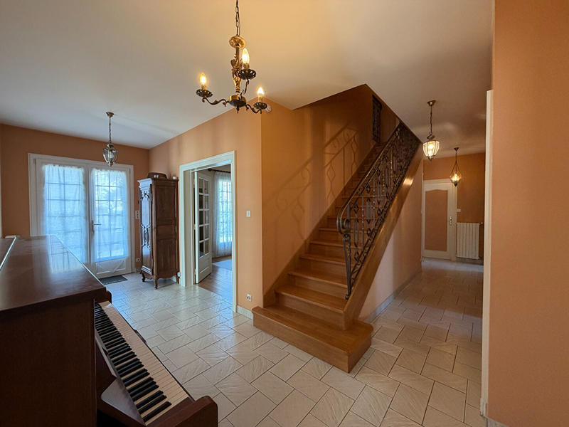 Maison - 137 m² - 6 pièces