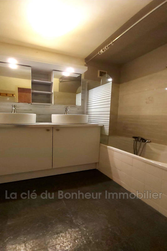 Appartement - 93 m² - 5 pièces