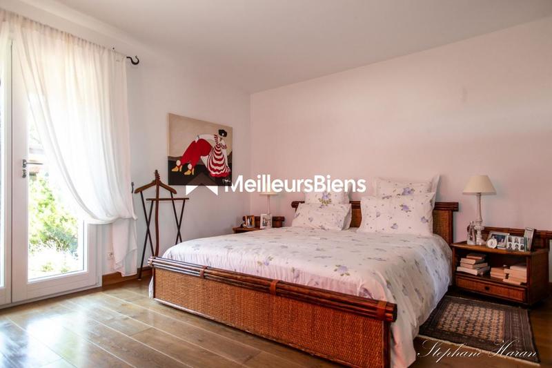 Villa - 189 m² - 8 pièces