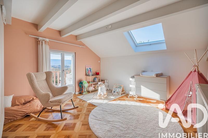 Maison - 234 m² - 5 pièces