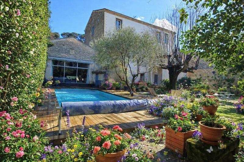 Maison - 465 m² - 15 pièces