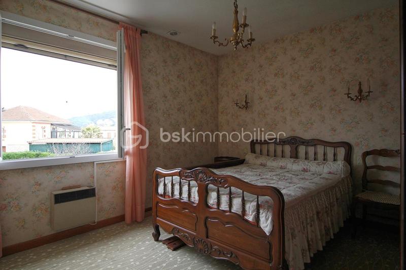 Villa - 222 m² - 9 pièces