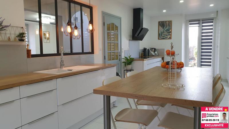 Maison - 212 m² - 8 pièces