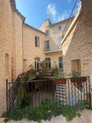 Demeure - 450 m² - 14 pièces