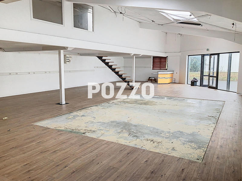 Local commercial - 194 m² - 1 pièce