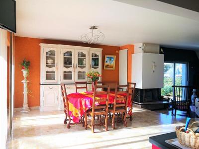 Propriété - 240 m² - 10 pièces