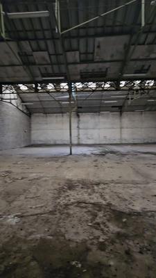 Local d'activité / Entrepôt - 1 170 m² - 2 pièces