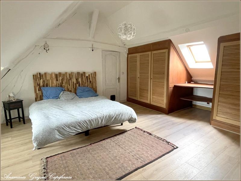 Maison - 242 m² - 8 pièces