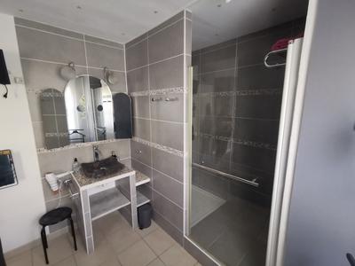 Maison traditionnelle - 185 m² - 7 pièces