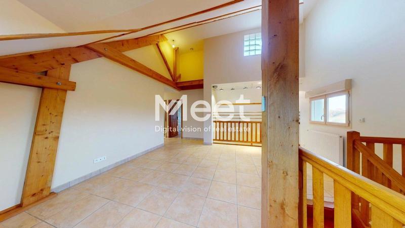 Maison - 220 m² - 6 pièces
