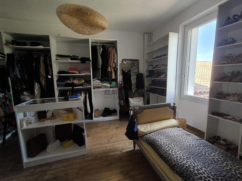 Propriété - 420 m² - 10 pièces