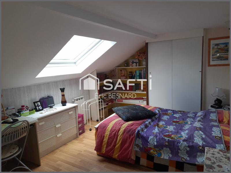 Maison - 215 m² - 10 pièces