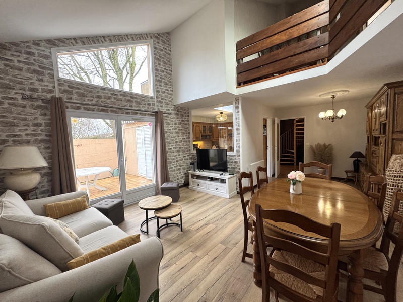 Maison - 90 m² - 5 pièces