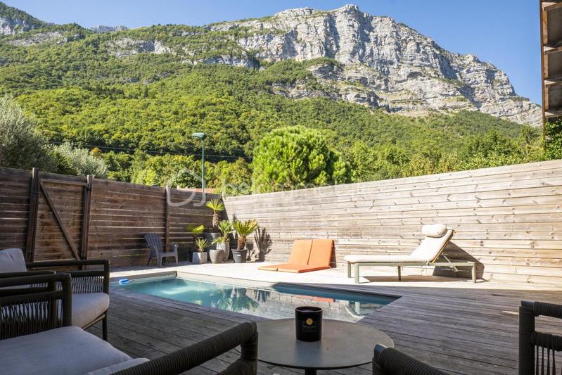 Corps de ferme - 270 m² - 7 pièces