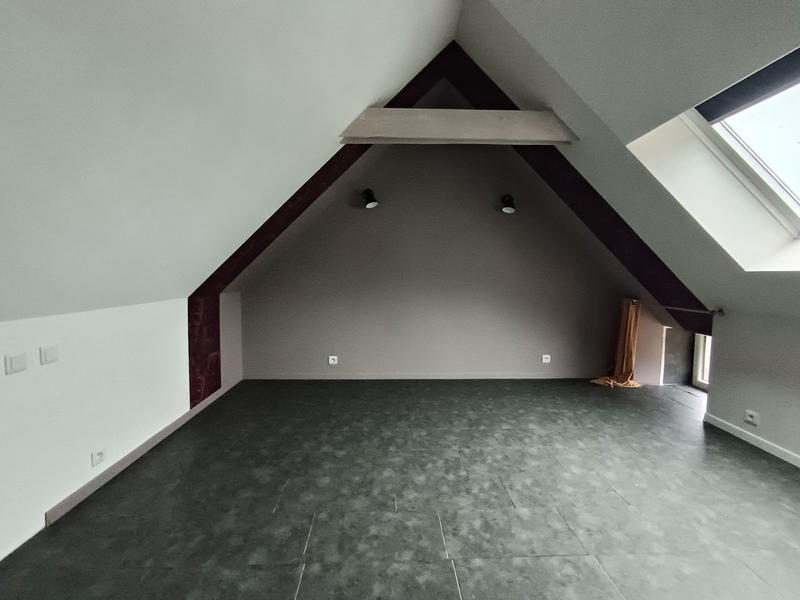 Maison - 208 m² - 11 pièces